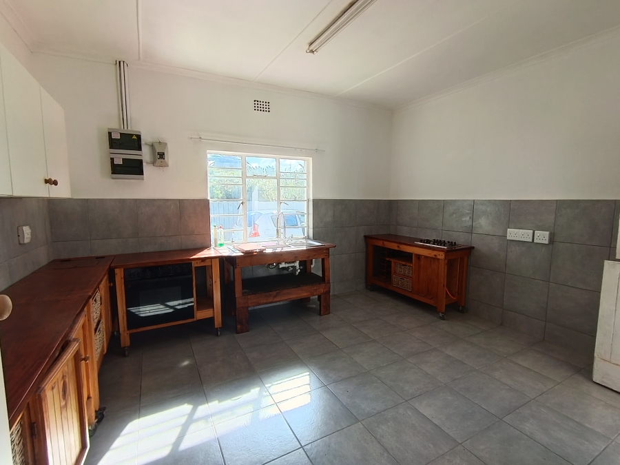 To Let 4 Bedroom Property for Rent in Lochnerhof Western Cape